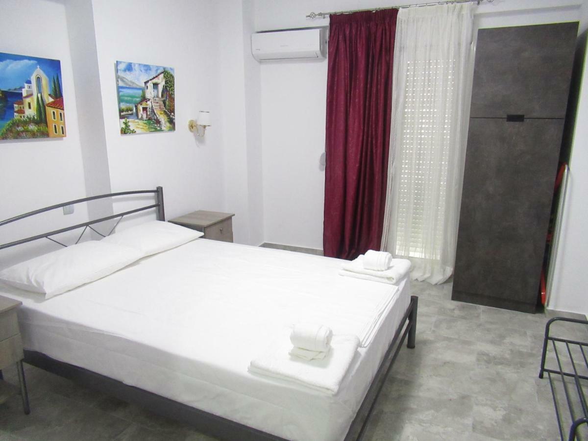 Artistic Rent Rooms & Apartments Nea Kallikrateia Exterior photo