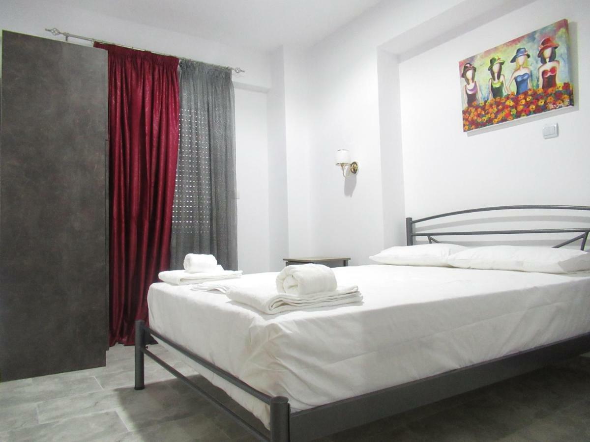 Artistic Rent Rooms & Apartments Nea Kallikrateia Exterior photo