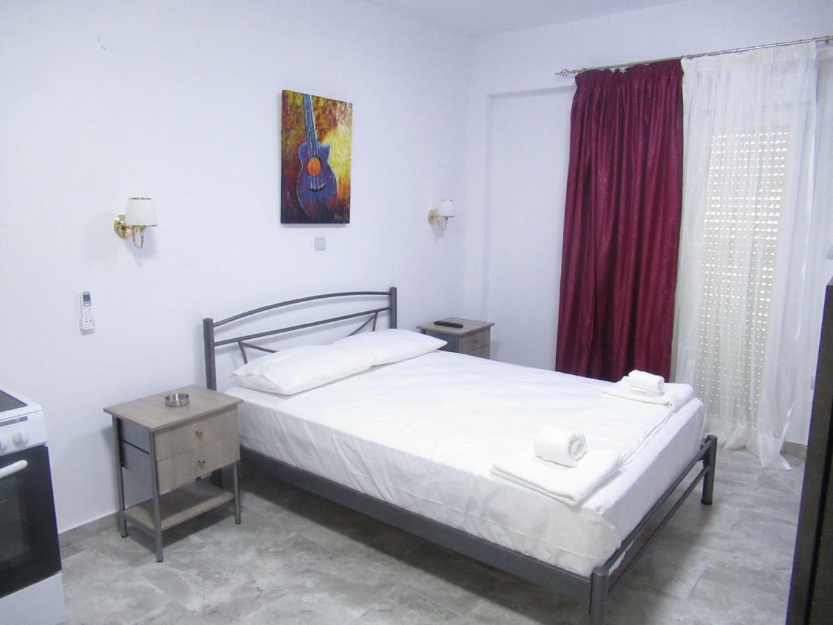 Artistic Rent Rooms & Apartments Nea Kallikrateia Exterior photo